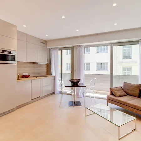 Grand 2 Pieces Et Belle Terrasse Appartement Nice