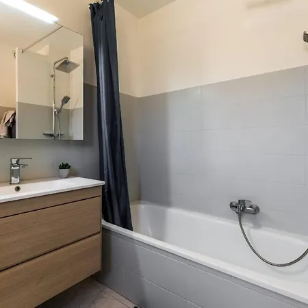 Grand 2 Pieces Et Belle Terrasse 아파트